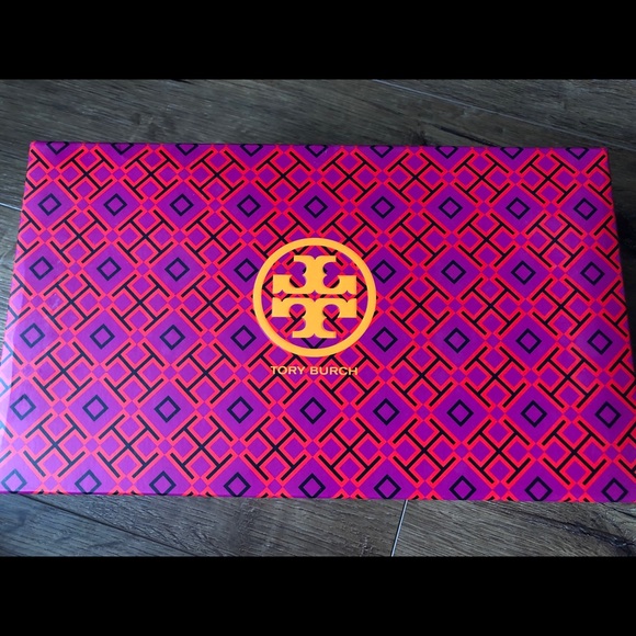 TORY BURCH-NWT Gold Sandals - Picture 14 of 16